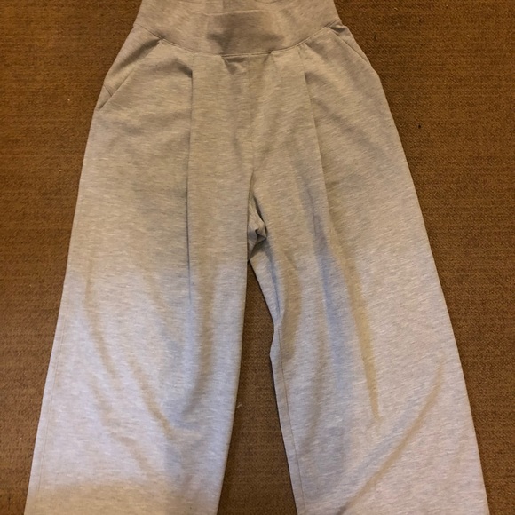 Lululemon NWT Crop Pants - Picture 3 of 4